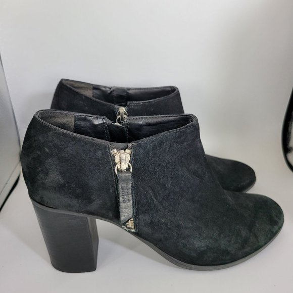 Schutz Ankle Booties Women's Black Suede Side Zip US Size 7 - Picture 1 of 9